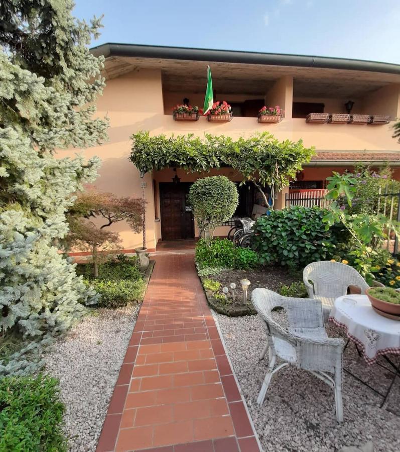 B&B L'Isola Di Casa Brembate Exterior foto